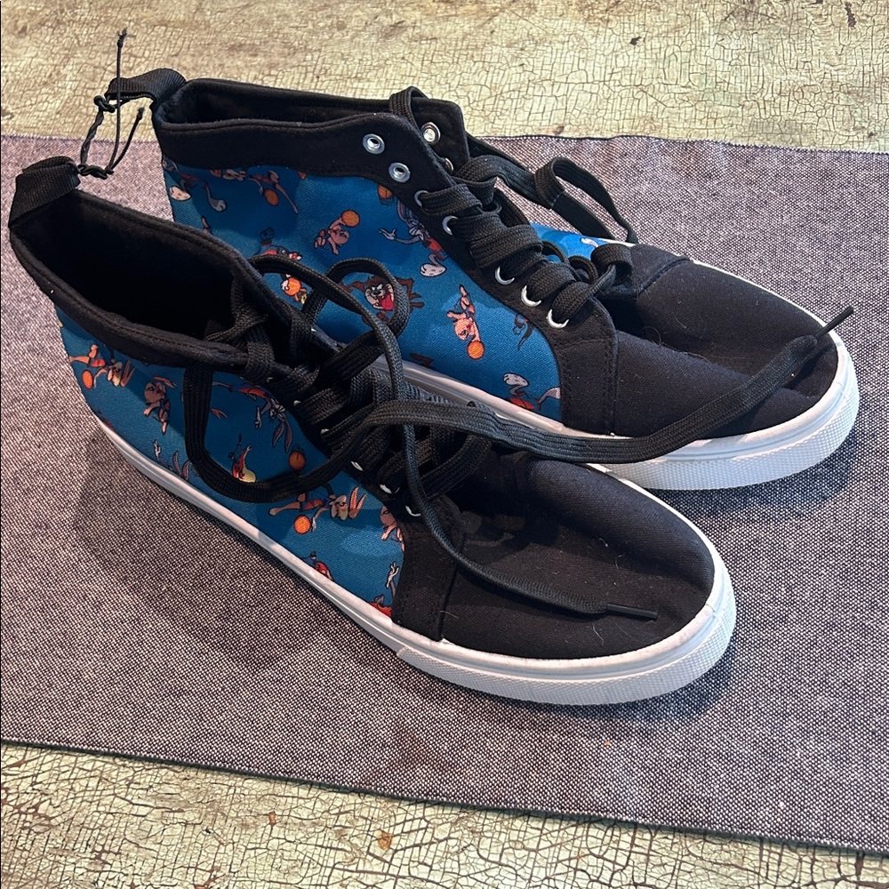 Space Jam: A New Legacy x Looney Tunes Cartoon High‑Top Sneaker Size 9